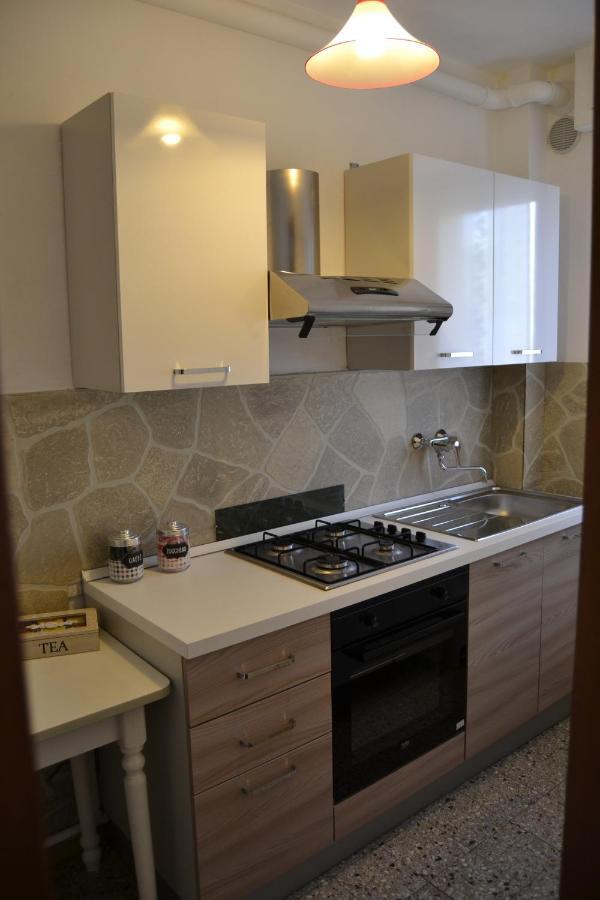 Da Fabio E Francesca - Holiday Apartment Верона Экстерьер фото